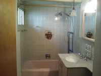small bathroom before remodeling